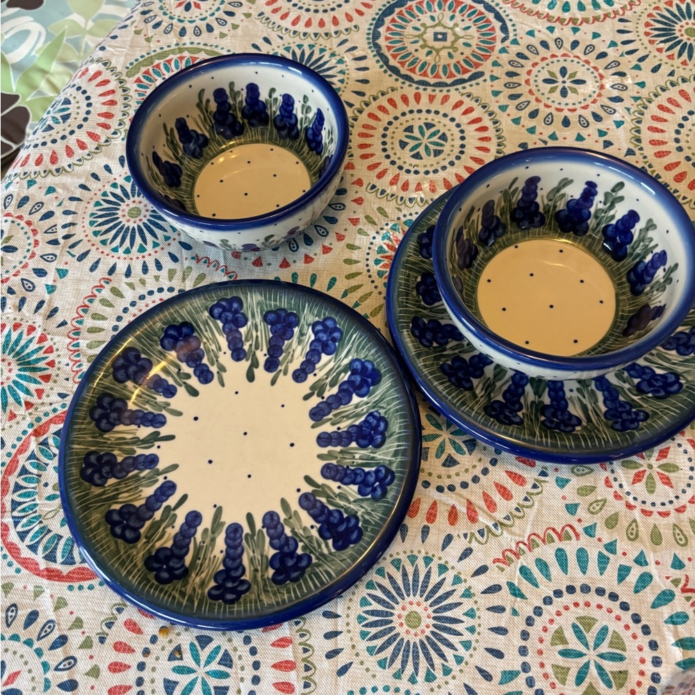 Boleslawiec Polish pottery- set of 2 bowls and 2 salad plates.  Hand made - Picture 7 of 11